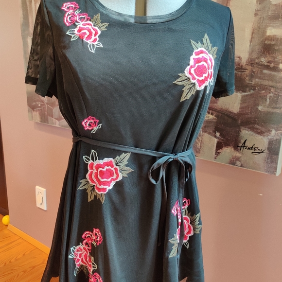 Maternity Black dual-layered blouse - Picture 2 of 6